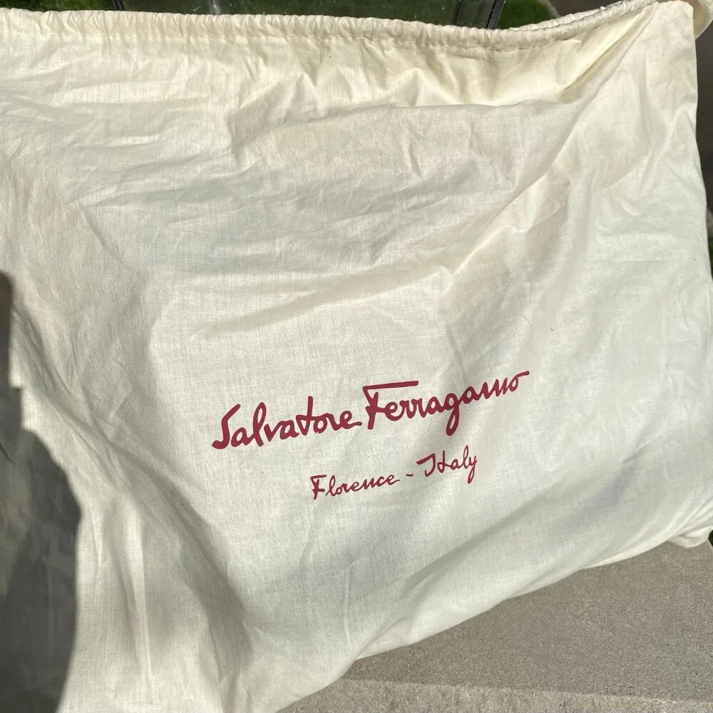 Luxury Handbag - Picture 6 of 13